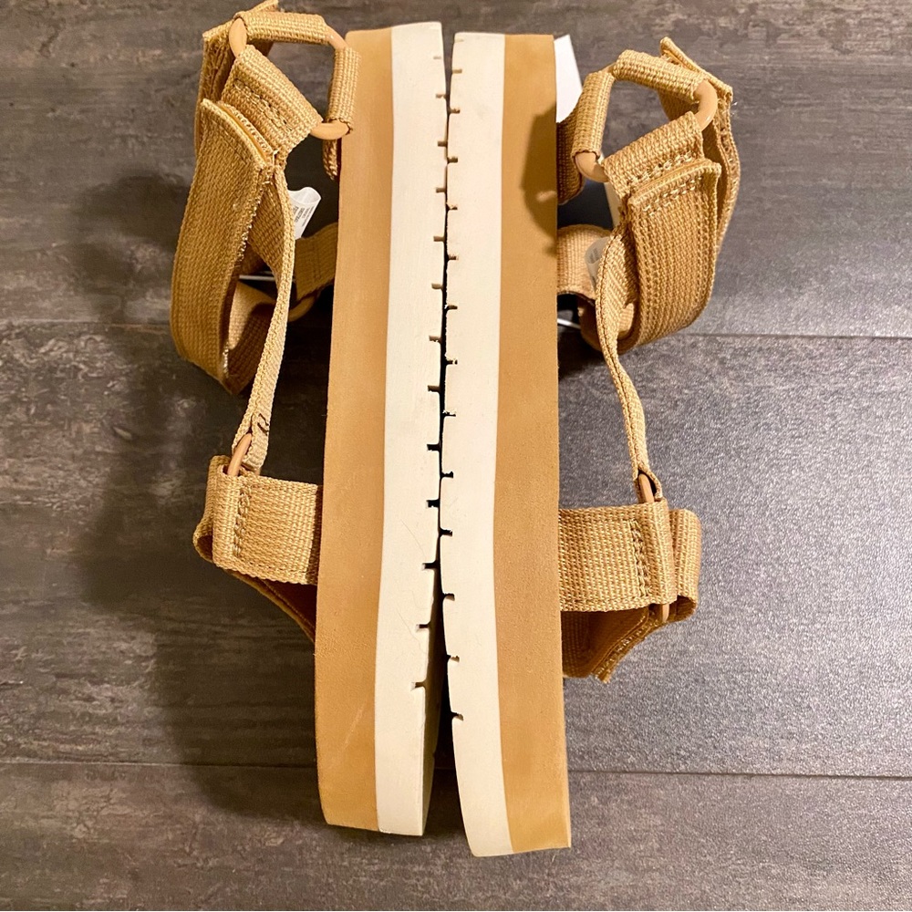 Universal Thread Tan Hayden Platform Sport Sandals Size 7 NEW - Picture 8 of 12
